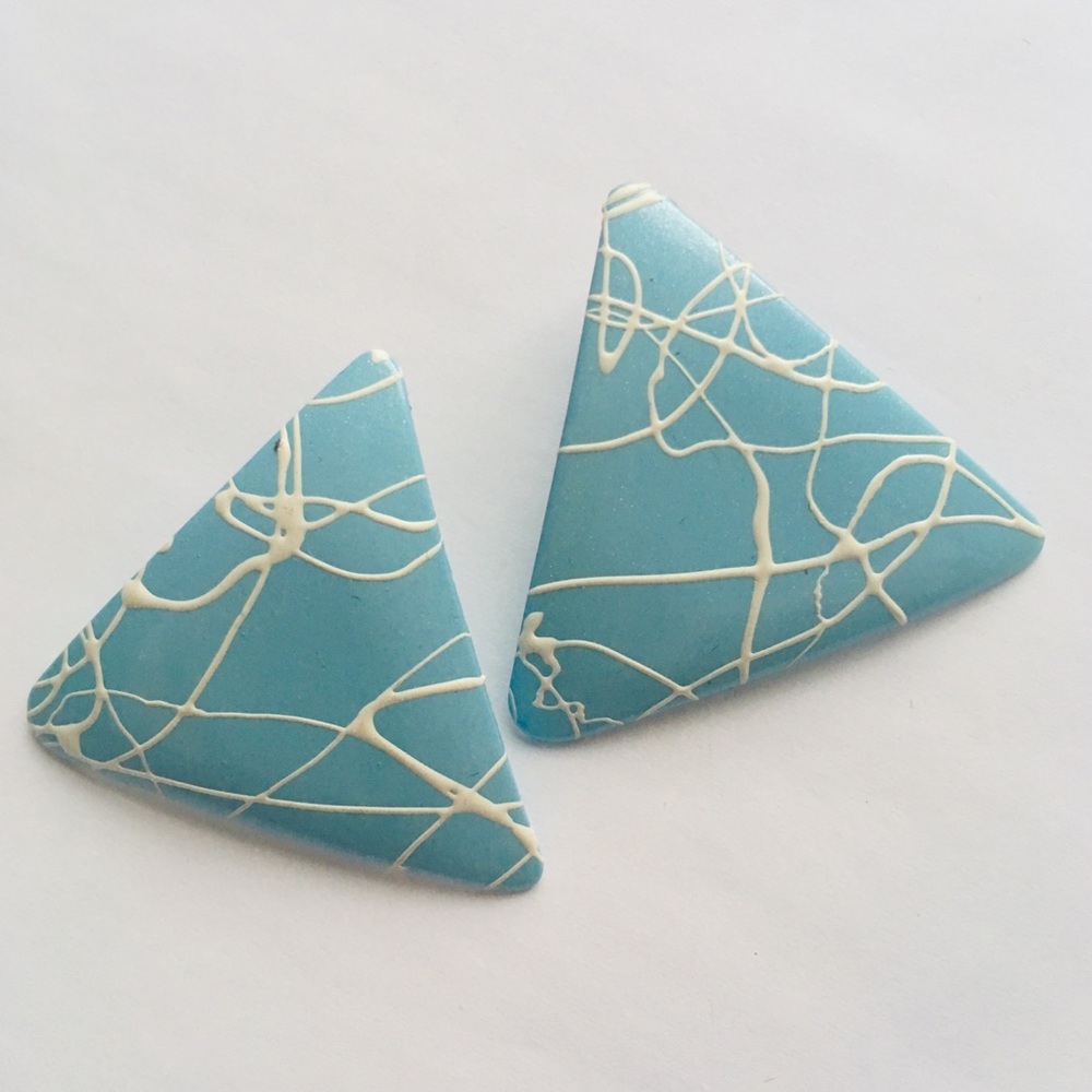 Vintage 80s Blue/White Triangle Pierced Earrings